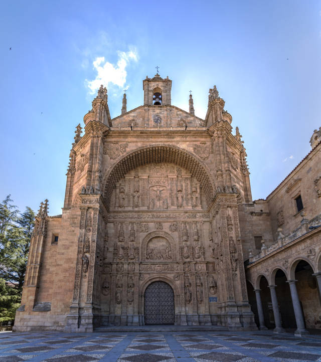 Salamanca 087 - iglesia convento de San Esteban.jpg